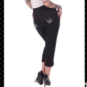 Rock Steady high waisted capri pants